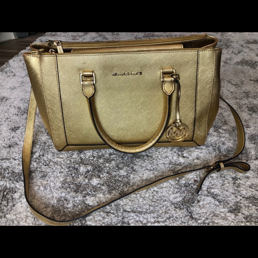 ✨Gold Michael Kors handbag purse✨